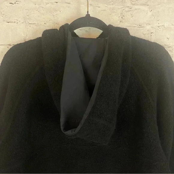 Outdoor Voices Womens XS MegaFleece 1/4 Zip Hoodie Sweatshirt Pockets Black Wool - Picture 9 of 10